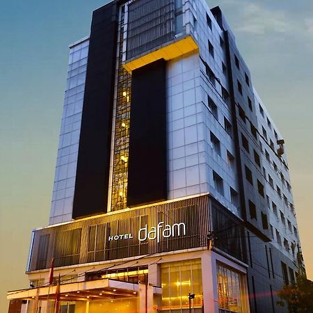 Hotel Dafam Pekanbaru Kültér fotó