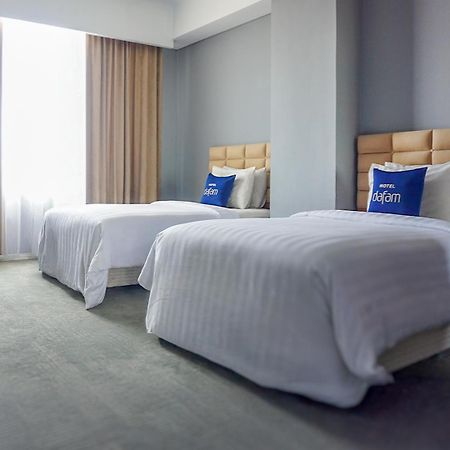 Hotel Dafam Pekanbaru Kültér fotó