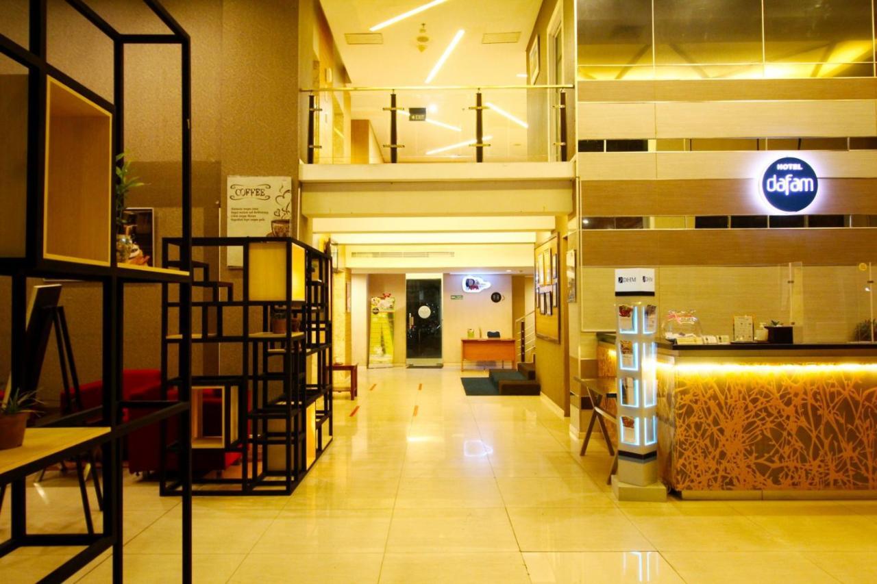 Hotel Dafam Pekanbaru Kültér fotó