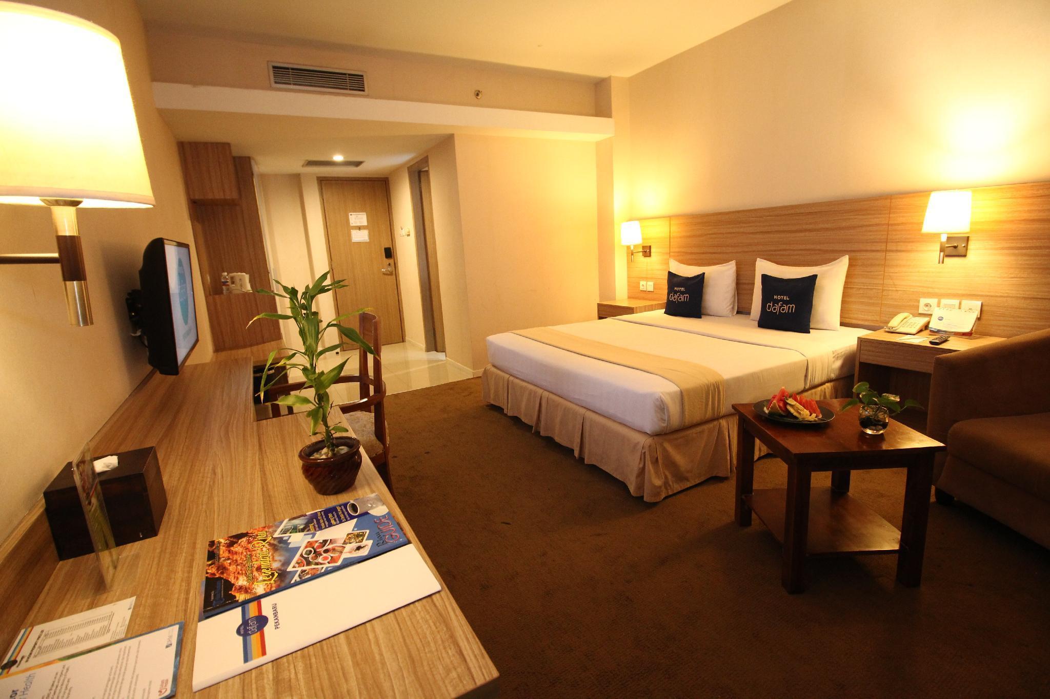 Hotel Dafam Pekanbaru Kültér fotó