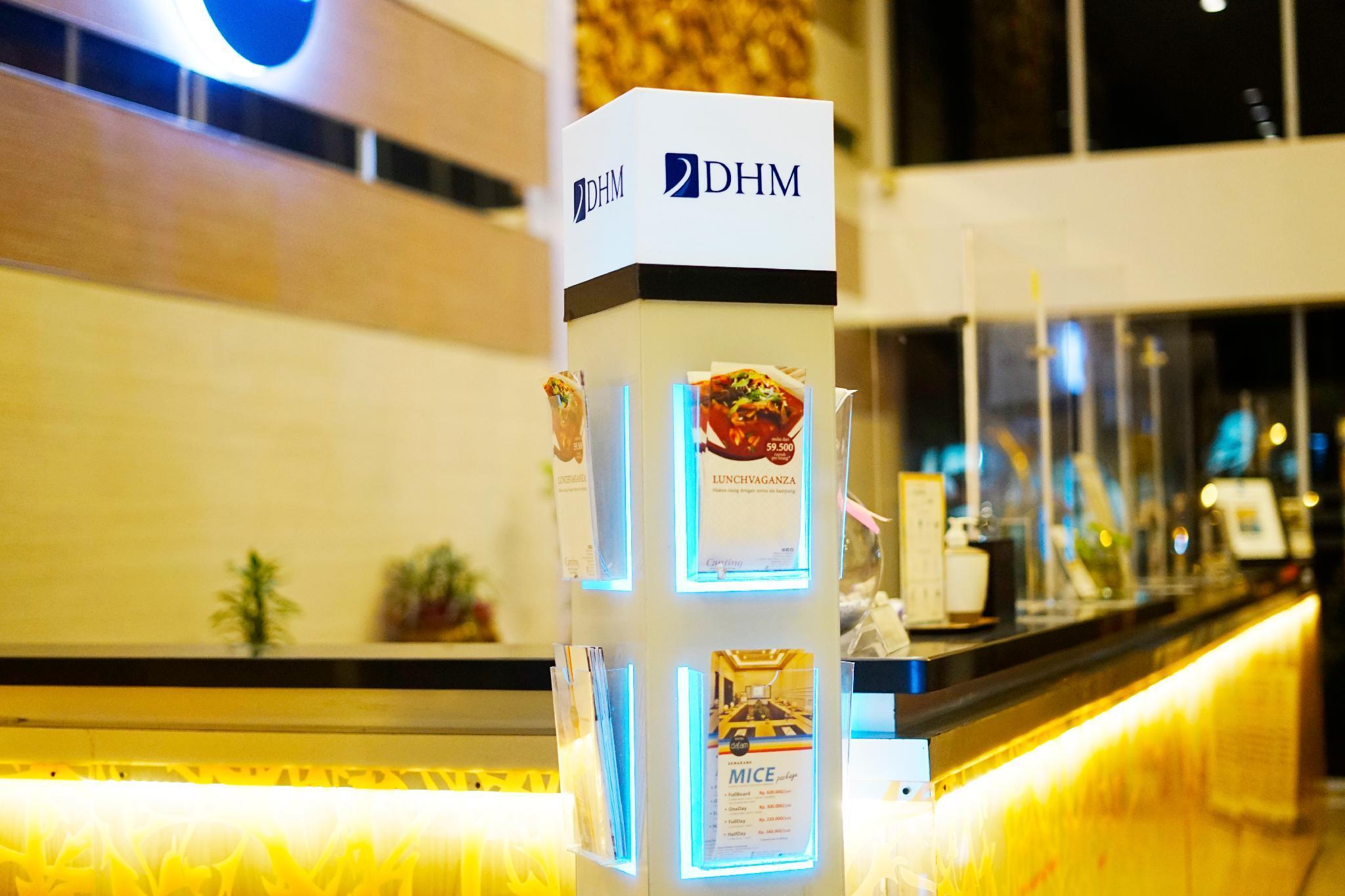 Hotel Dafam Pekanbaru Kültér fotó