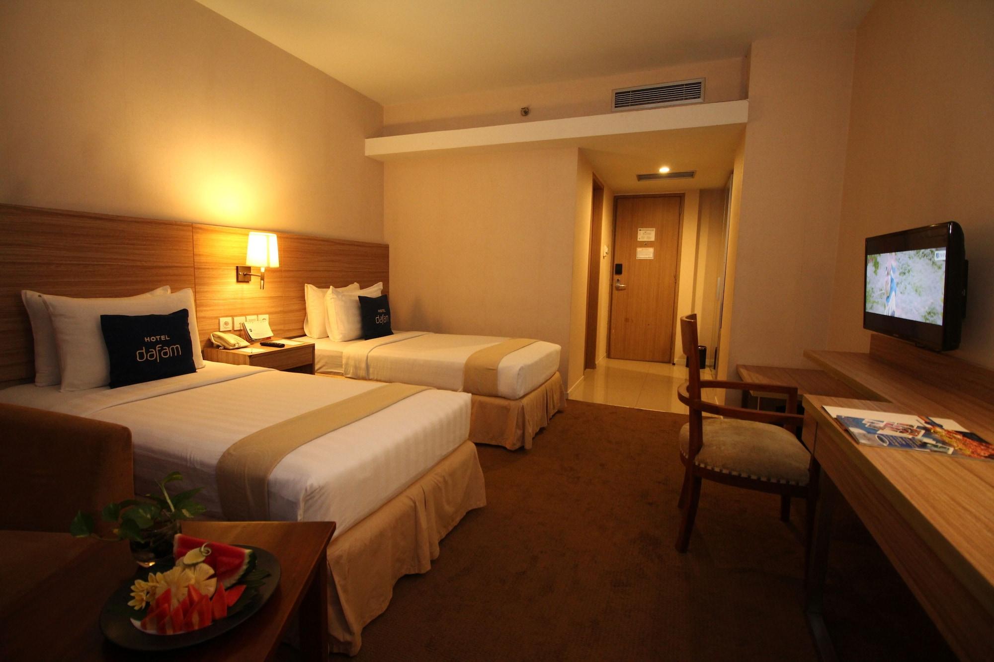 Hotel Dafam Pekanbaru Kültér fotó