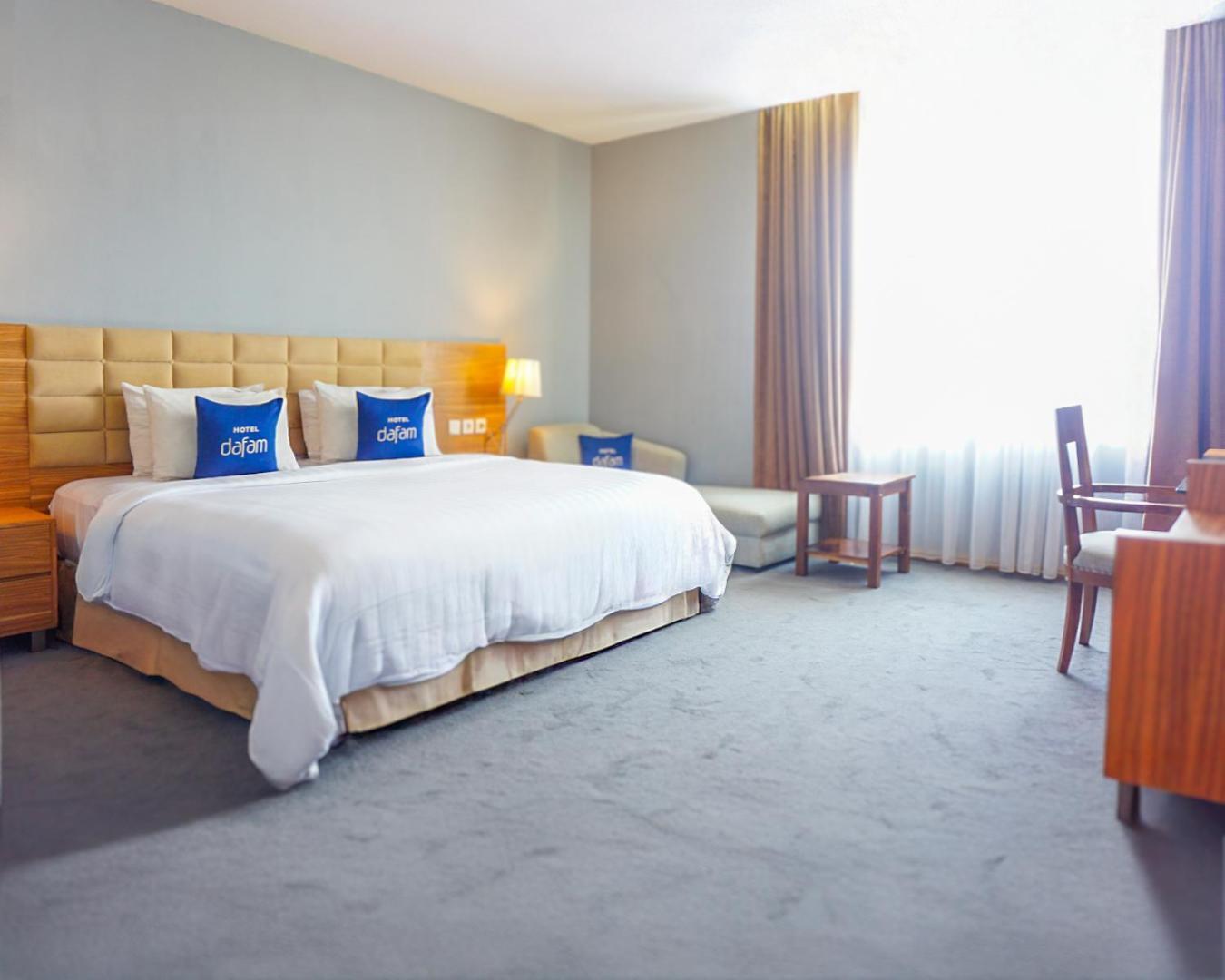 Hotel Dafam Pekanbaru Kültér fotó