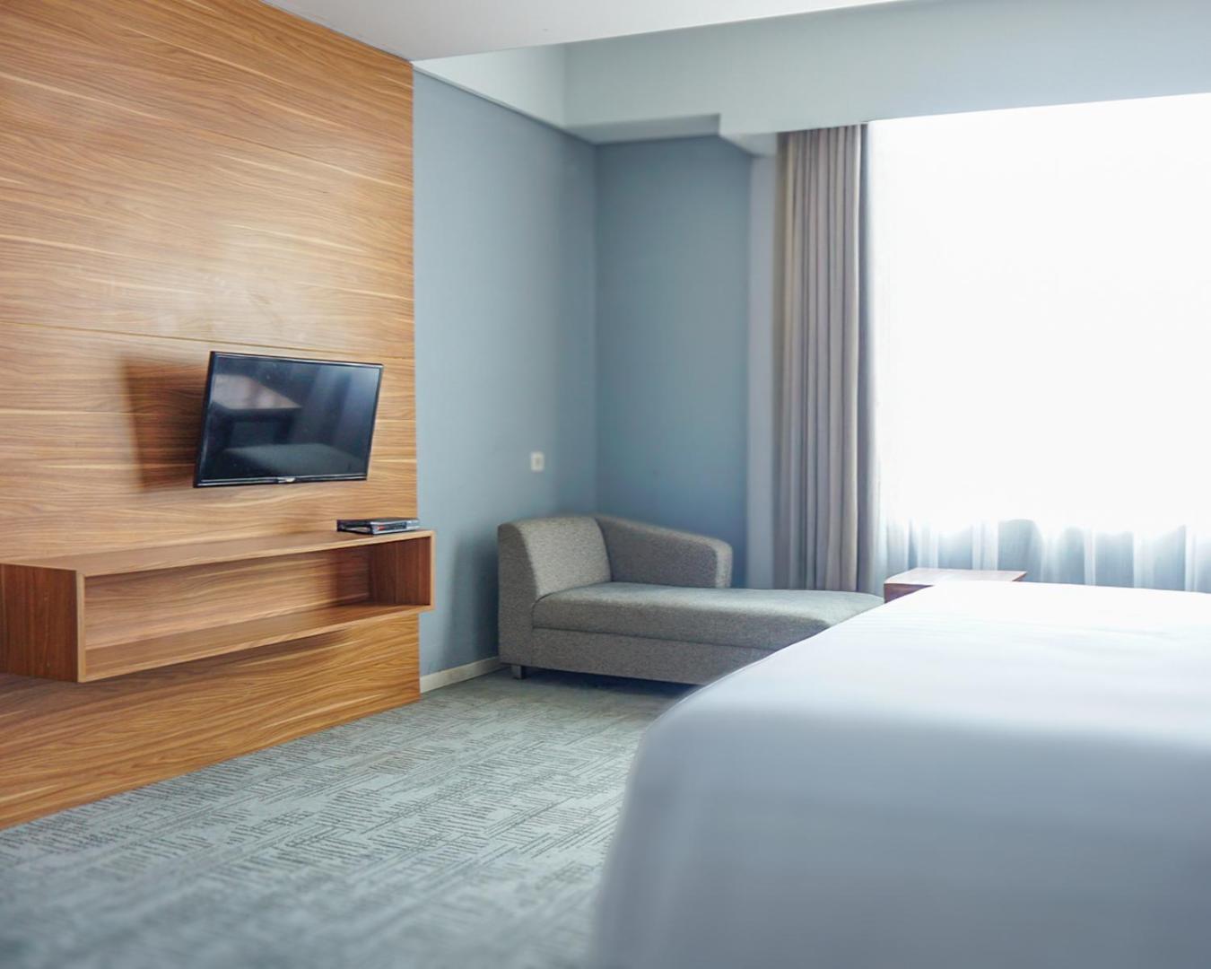 Hotel Dafam Pekanbaru Kültér fotó