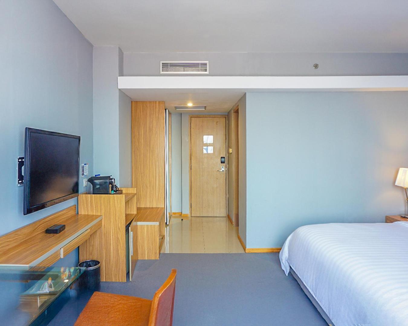 Hotel Dafam Pekanbaru Kültér fotó