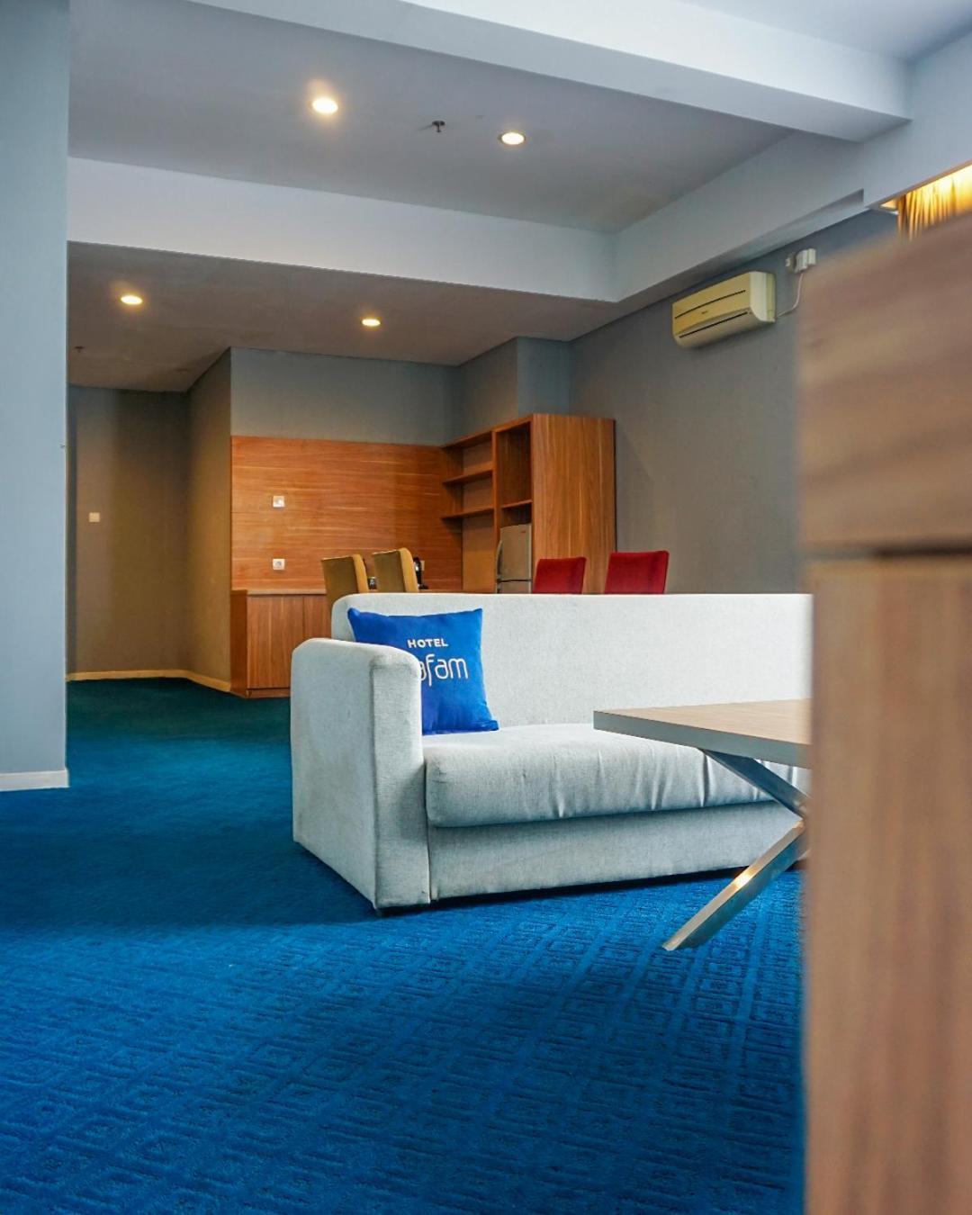 Hotel Dafam Pekanbaru Kültér fotó